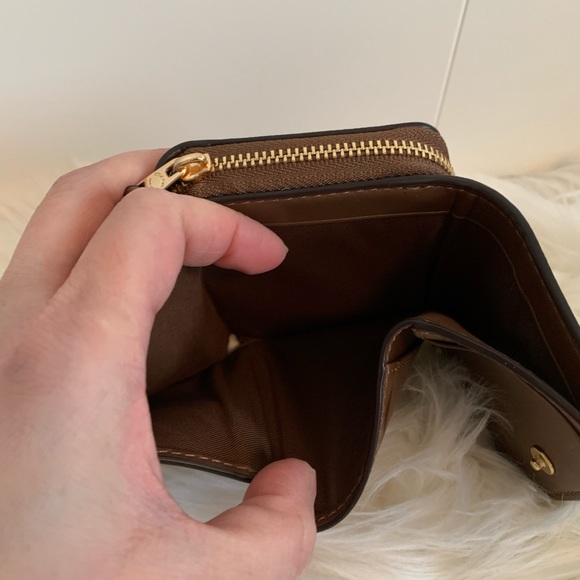 💕NEW💕COACH CROSSBODY AND A WALLET - Picture 8 of 8